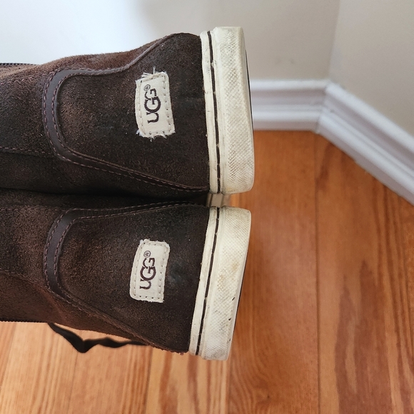 Ugg High Top Sneakers, US9 - Picture 5 of 12
